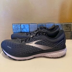 Gently Used Women’s Ghost 13 Brook Shoes, Size 8 Wide